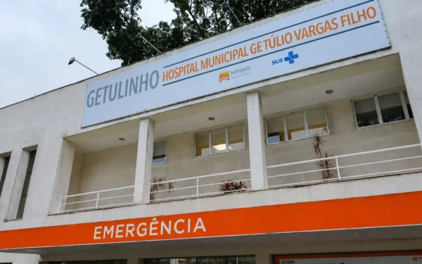 Mãe denuncia suposta negligência após bebê de 4 meses piorar durante internação em hospital de Niterói